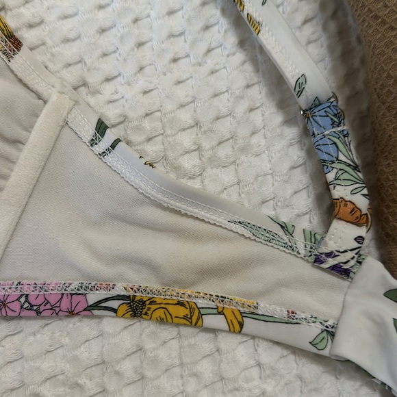 Floral Kona Sol Bikini set - Picture 8 of 10